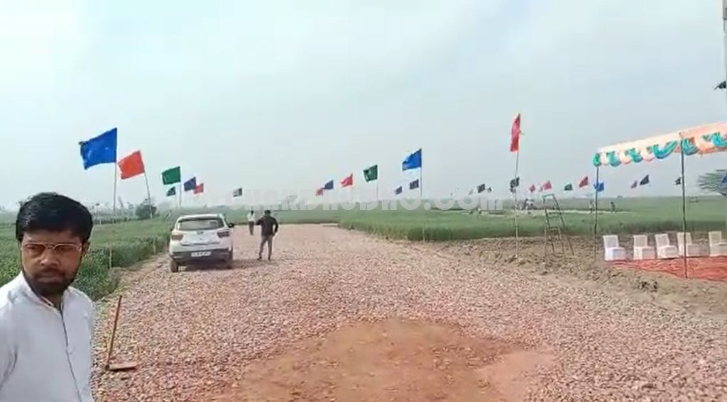 Lotus Farm House : Farm House For Sale In Noida