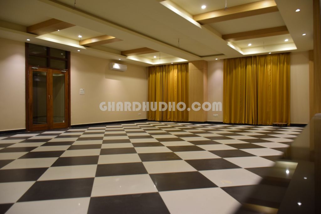 Hotel At Badrinath Road Tapovan Rishikesh On Lease