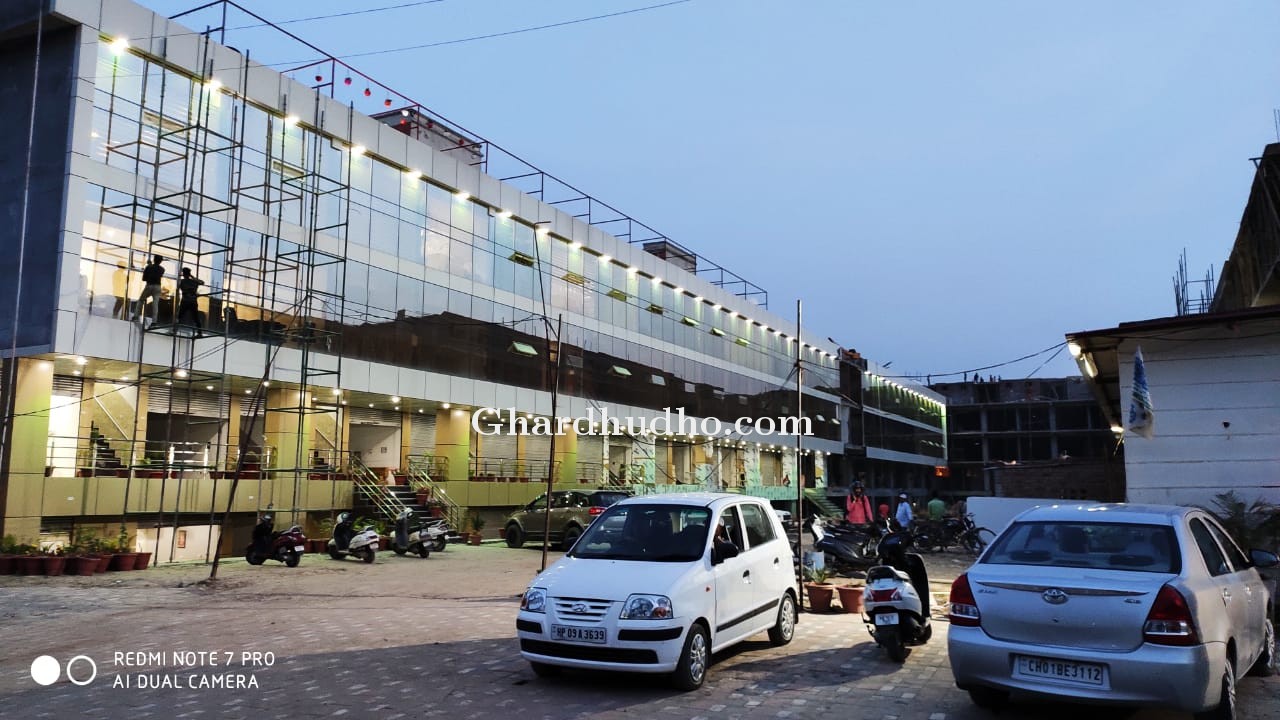 Metro Plaza City Market