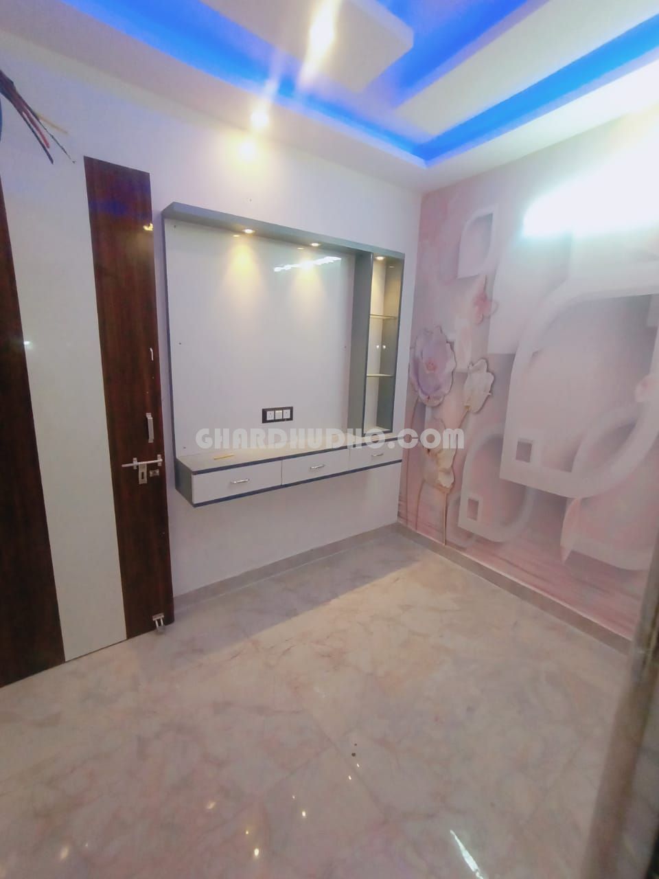 Palm Valley : 1 2 3 BHK Apartment For Sale in Greater Noida