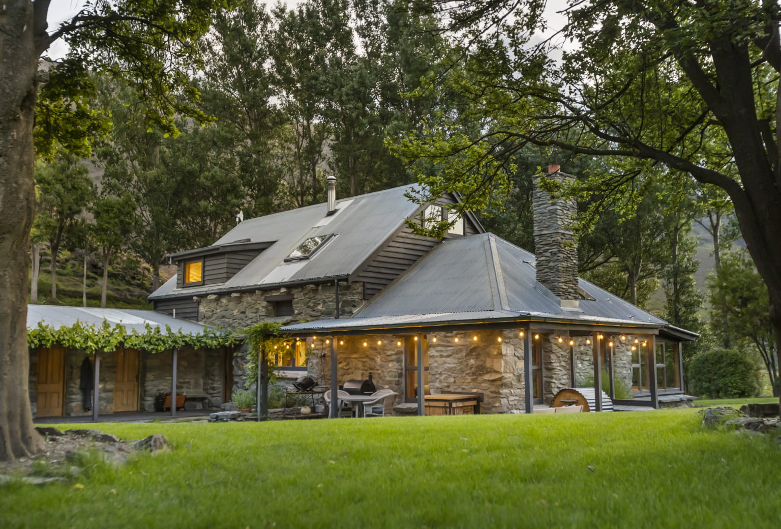 How Travel Experiences Shape Lifestyle Choices for Modern Property Buyers